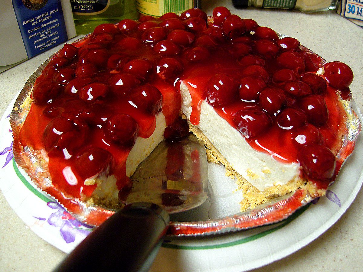 Old Fashioned Cherry Cheesecake