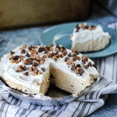 Easy No-Bake Peanut Butter Pie