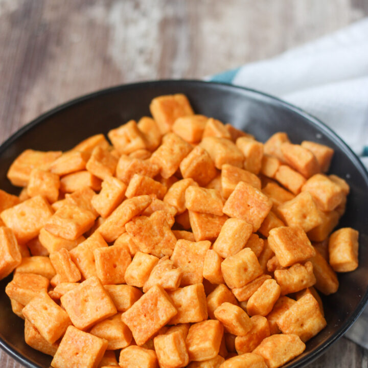 How to Make Your Own Homemade Cheese Crackers