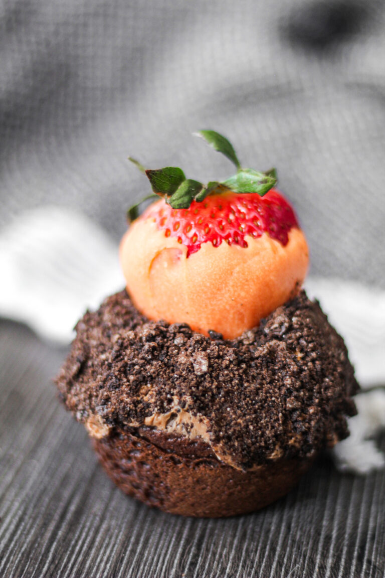 How to Make Carrots in the Dirt Cupcake