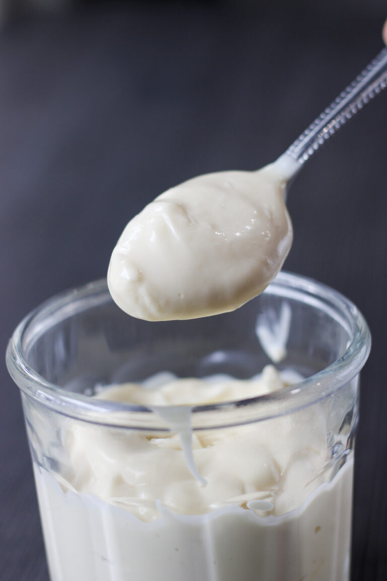 How to Make Homemade Mayo (Easy 1-Minute Recipe)
