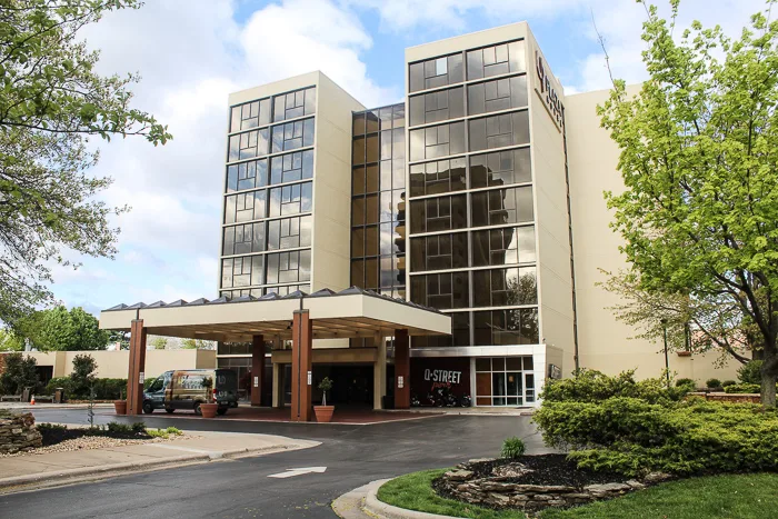 outside view of the university plaza hotel