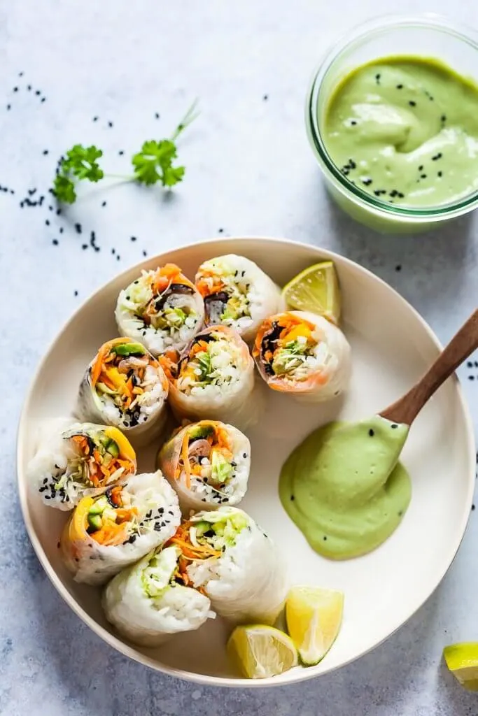 https://jenaroundtheworld.com/wp-content/uploads/2019/06/Vegan-Sushi-Spring-Rolls-05-683x1024.jpg.webp