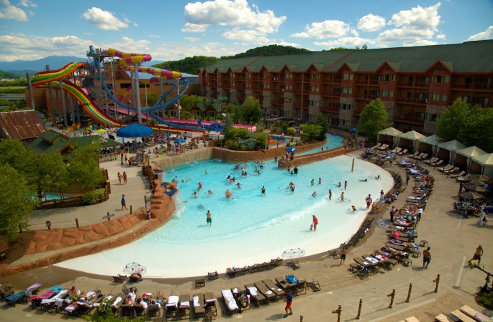 wave pool at wilderness of the smokies pigeon forge tn