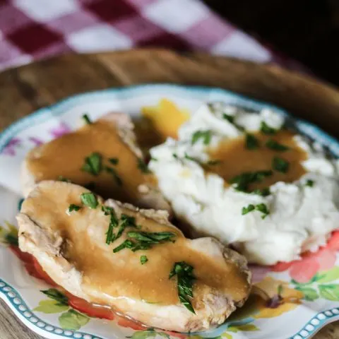 Slow Cooker Pork Chops with Gravy