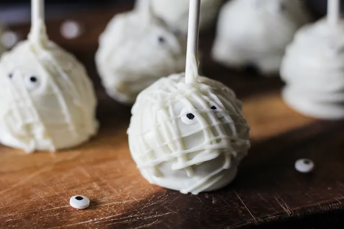 Halloween Cake Pops