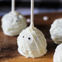Mummy Cake Pops