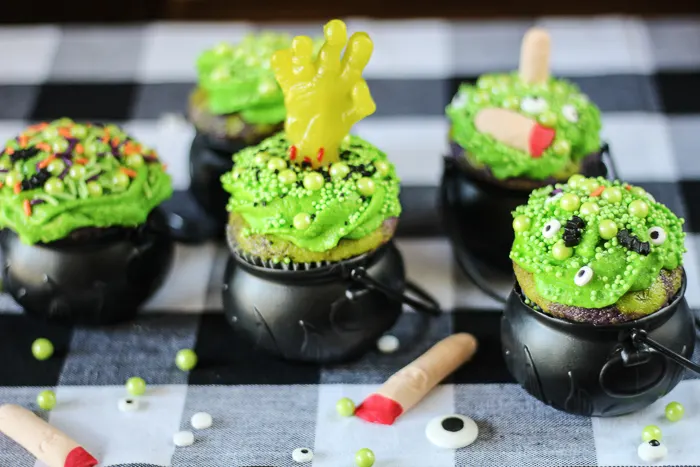 How to make a Witches Cauldron Cake | Halloween Cake Ideas | How to & DIY -  YouTube