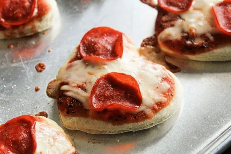 How to Make Heart-Shaped Pizzas - Jen Around the World
