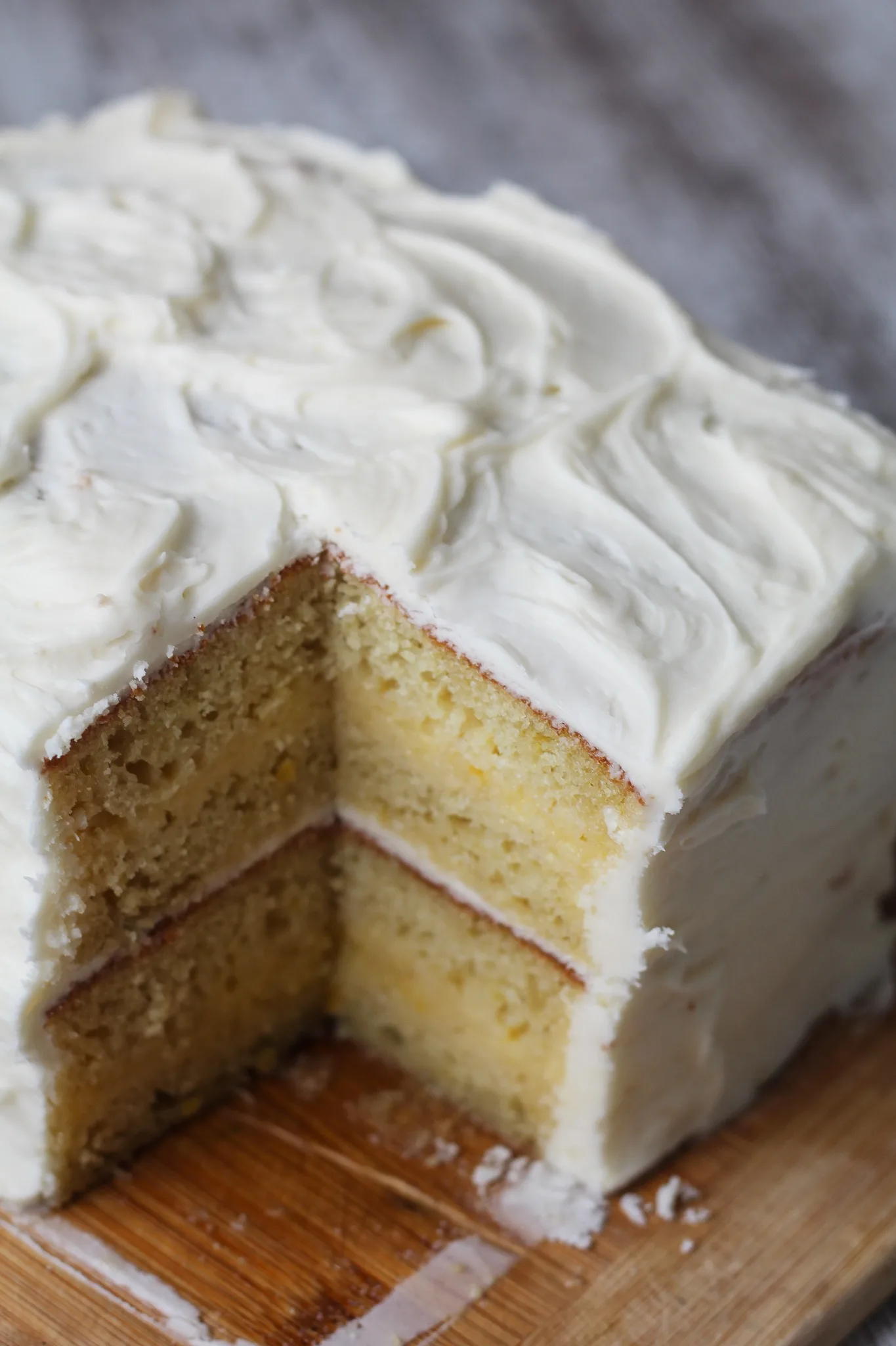 Lemon Buttercream Cake with Lemon Curd Filling