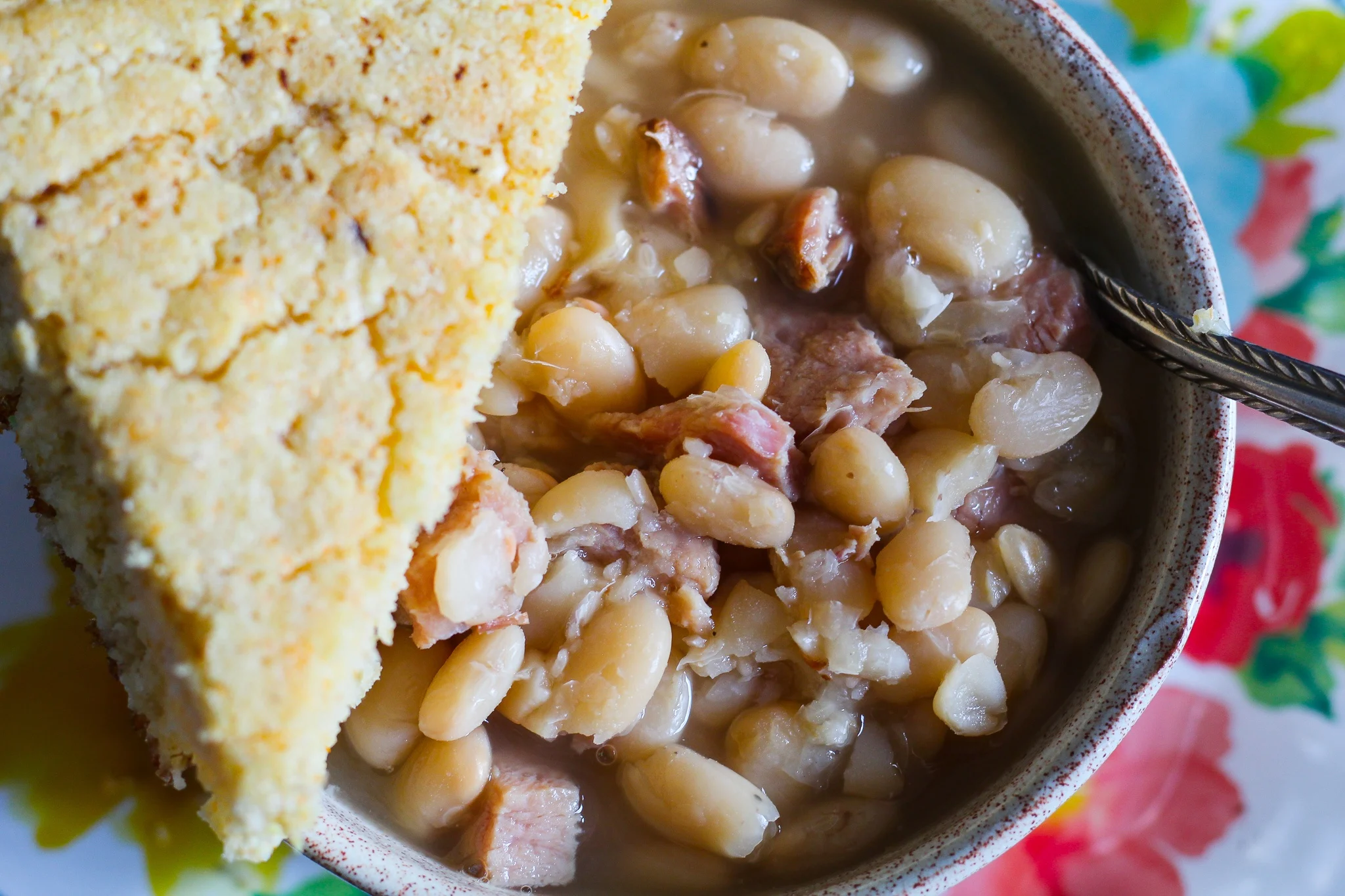 Slow Cooker Southern Style White Beans and Ham