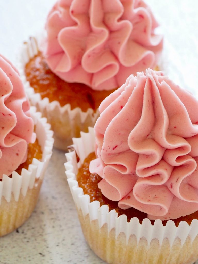 strawberry buttercream frosting