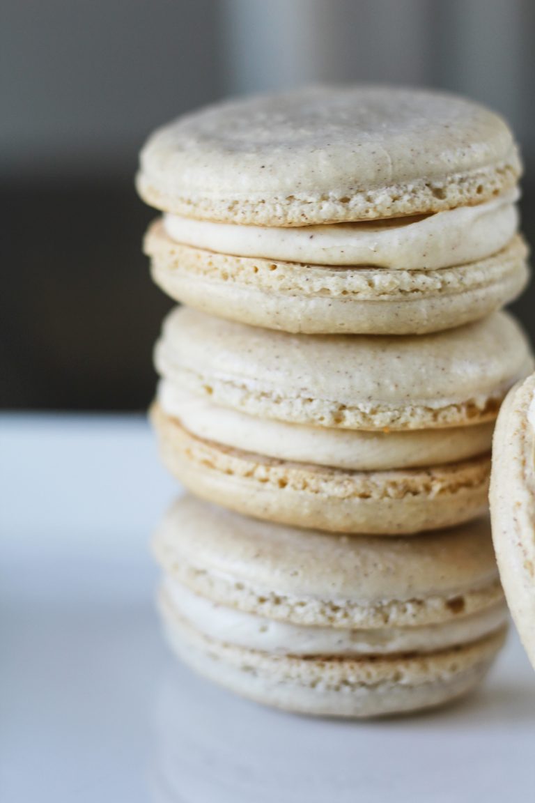 Cinnamon Roll Macarons