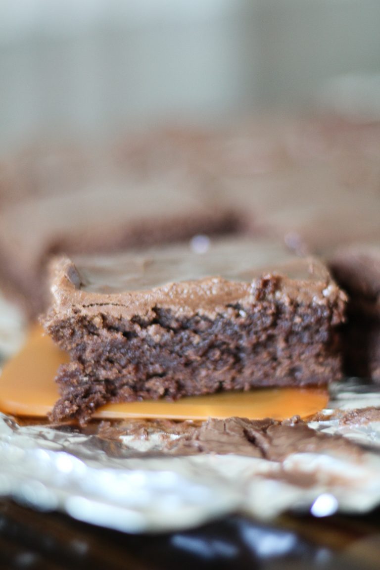 How to Make Lunch Lady Brownies (Old-Fashioned Cafeteria Brownies)
