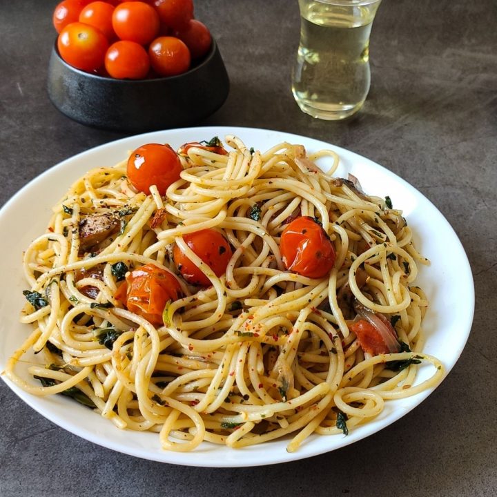 Image for Cherry tomato pasta with spinach & mushrooms-25 minutes recipe