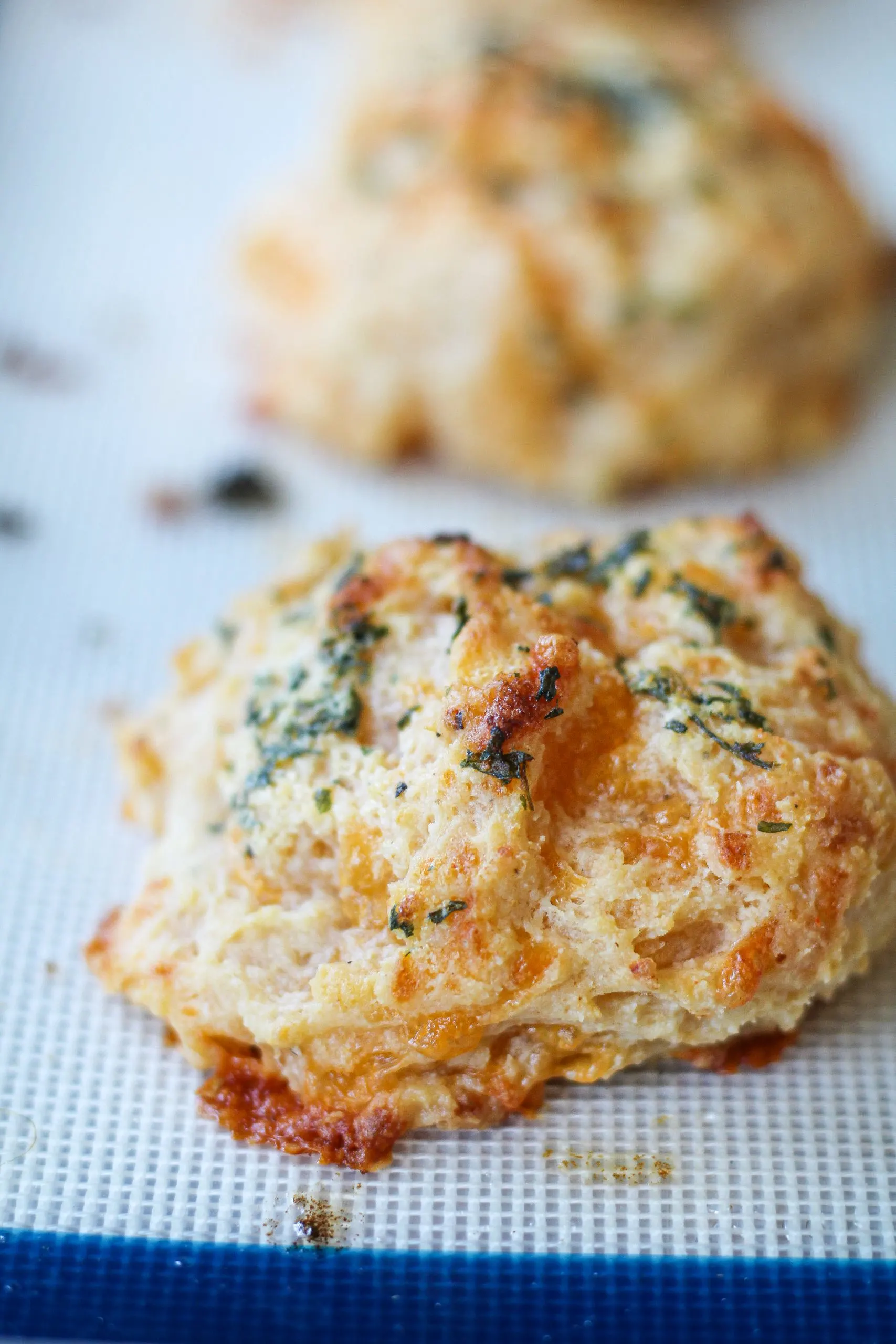 Have you ever tried to make Red lobster cheddar bay biscuits at home? , cheddar bay biscuit