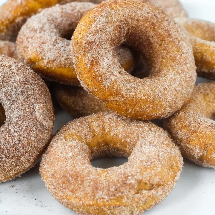 Pumpkin Spice Baked Donuts