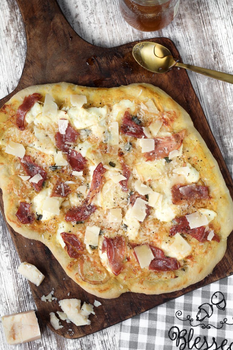 Apple and Prosciutto Pizza