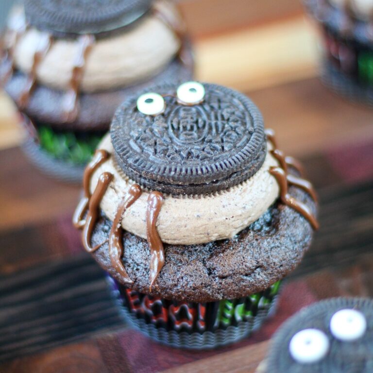 Cookies and Cream Spider Cupcakes