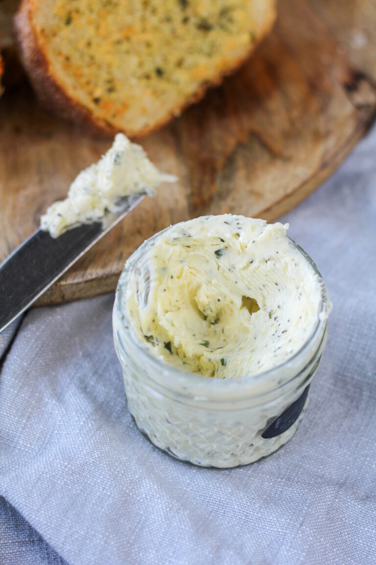 How to Make Homemade Garlic Butter