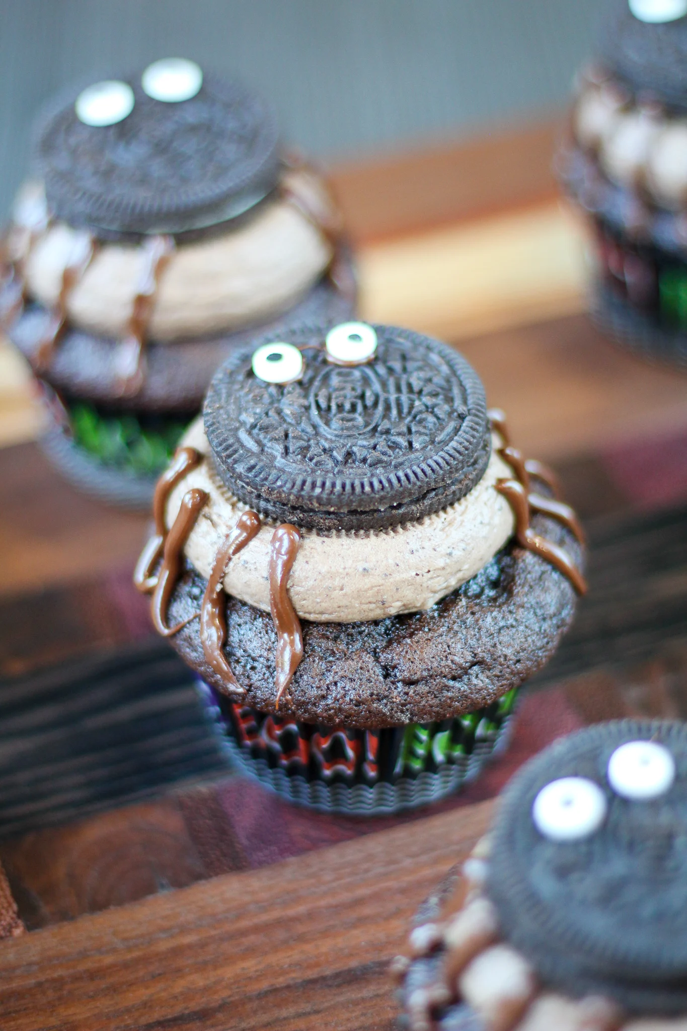 cute halloween spider cupcakes