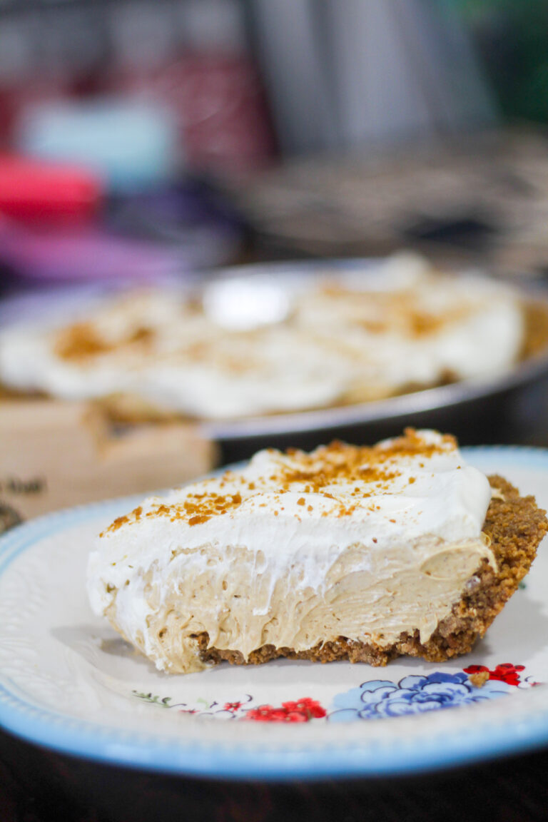 Award-Winning No Bake Gingerbread Pie