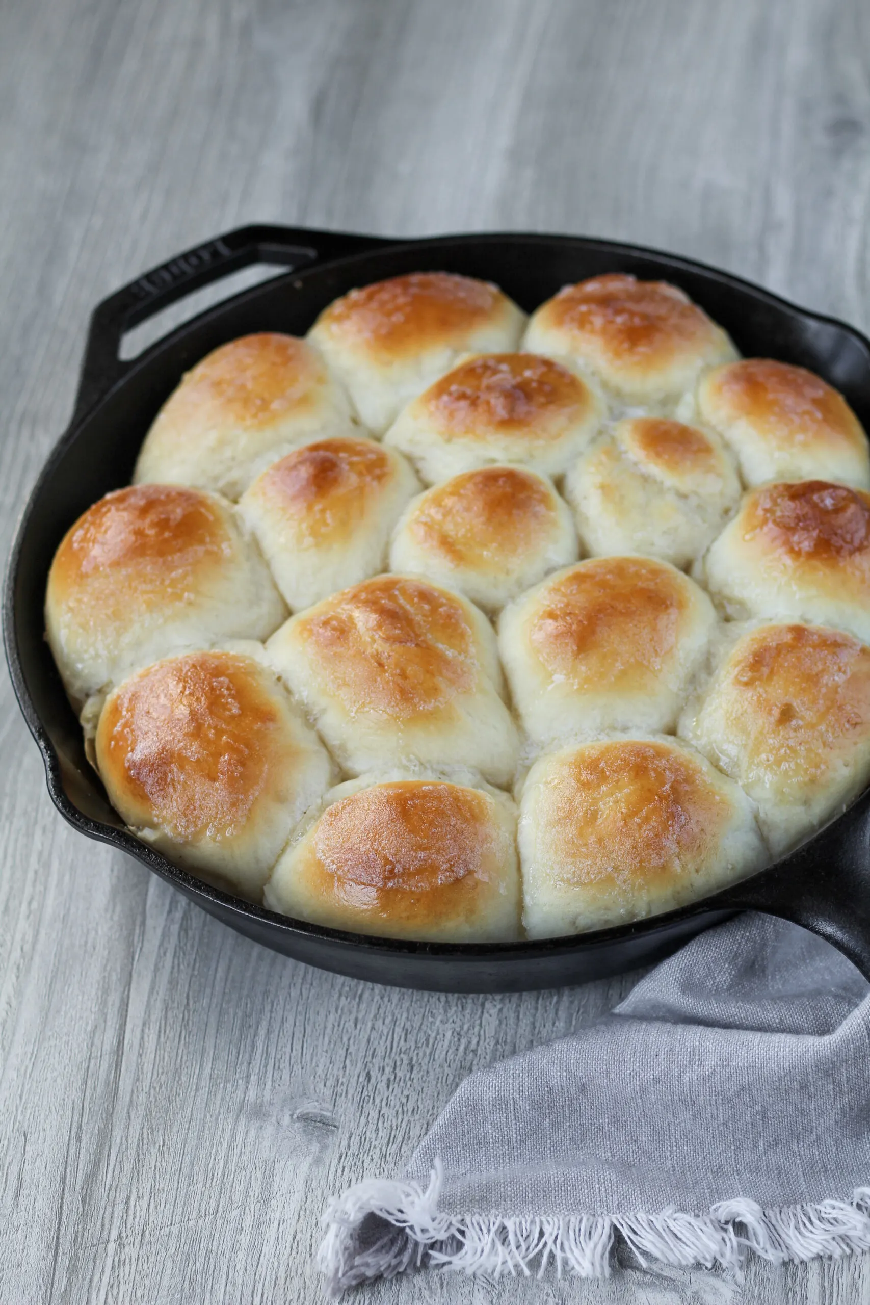 Quick and Easy Soft Sourdough Discard Dinner Rolls - Make It Dough