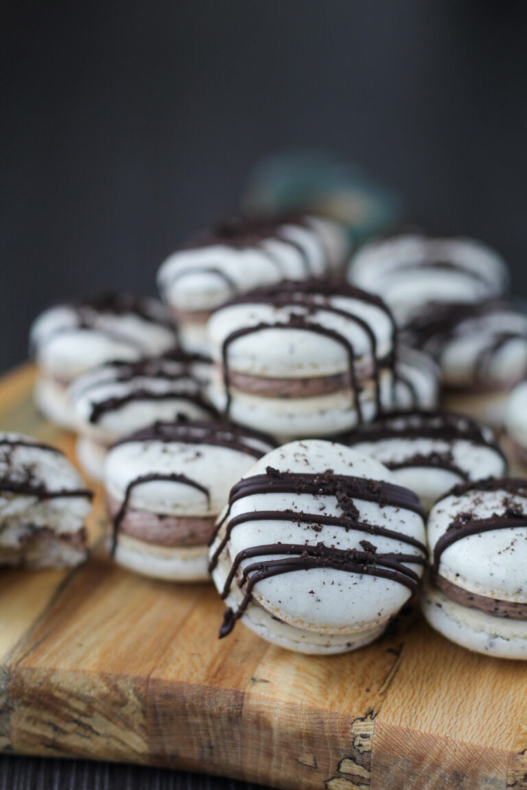 Cookies and Cream Macarons