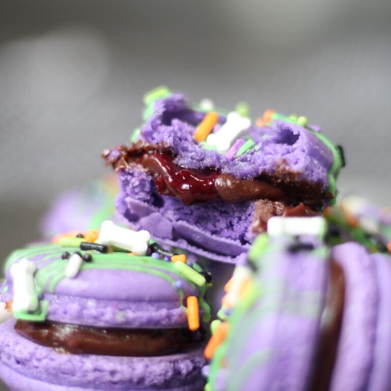 Hocus Pocus Macarons