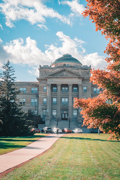 Explore Iowa and Take Travel Adventures a Notch Higher