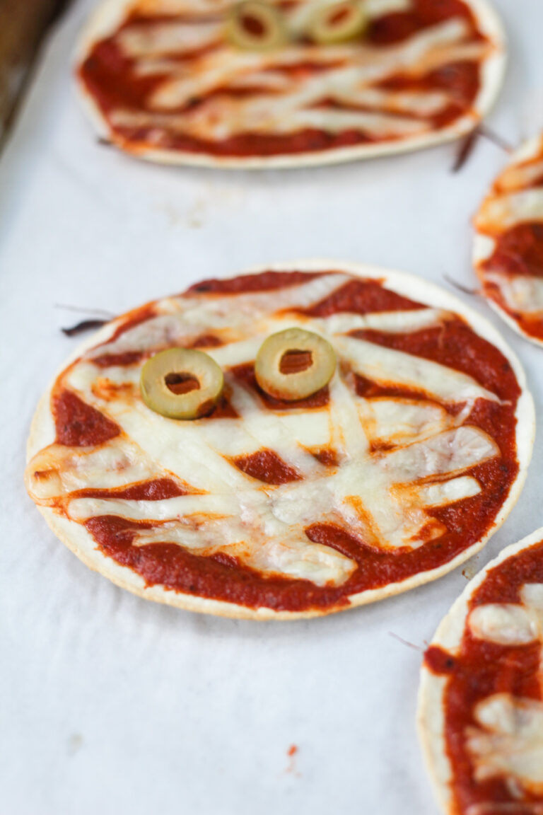How to Make Mummy Pizzas