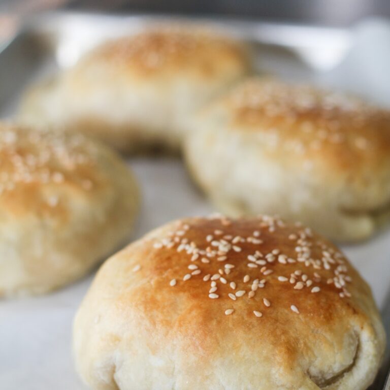 Paula Deen's Puff Pastry Burgers