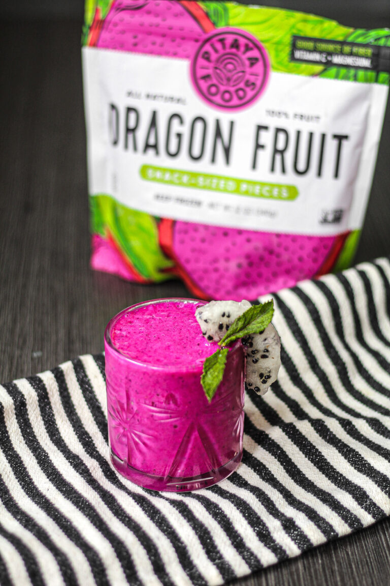 Refresh Your Day with This Gorgeous Dragonfruit Smoothie