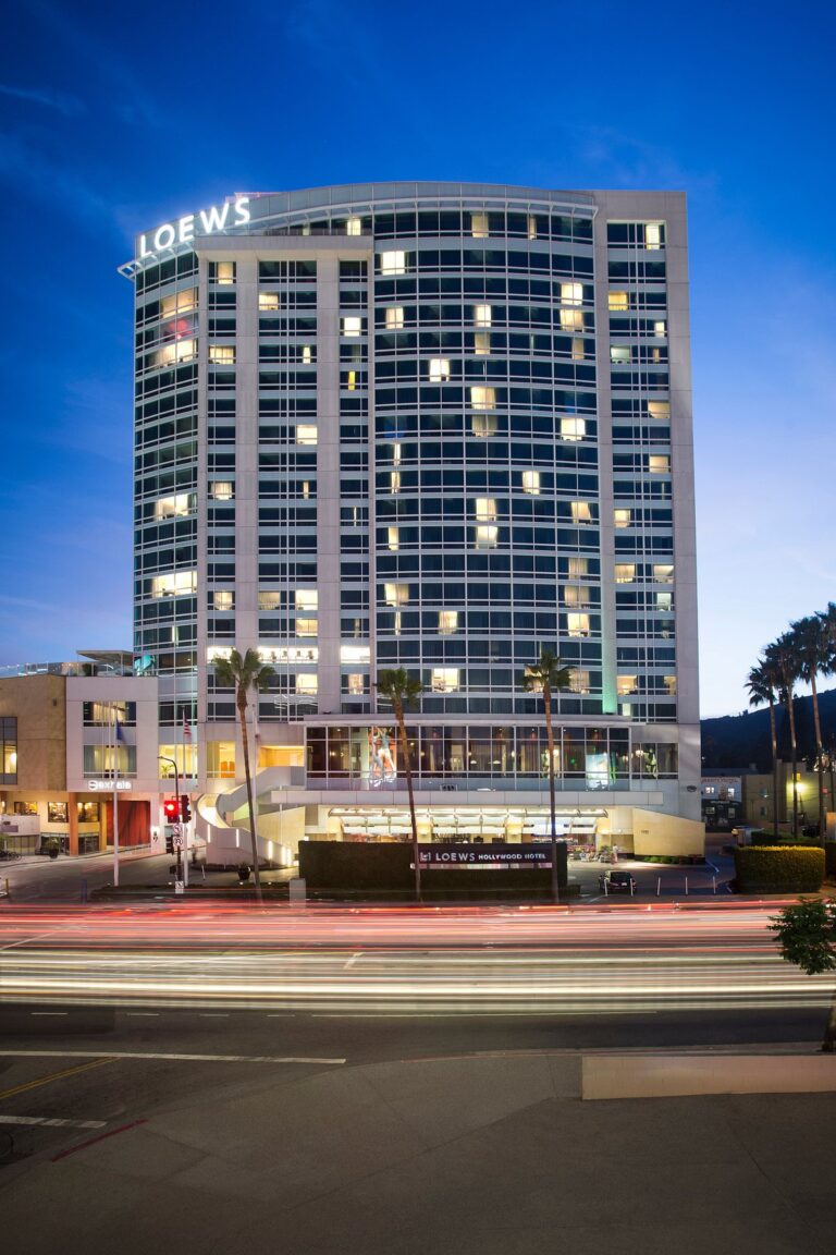 How to Make the Most of a Los Angeles Layover with Day Hotels