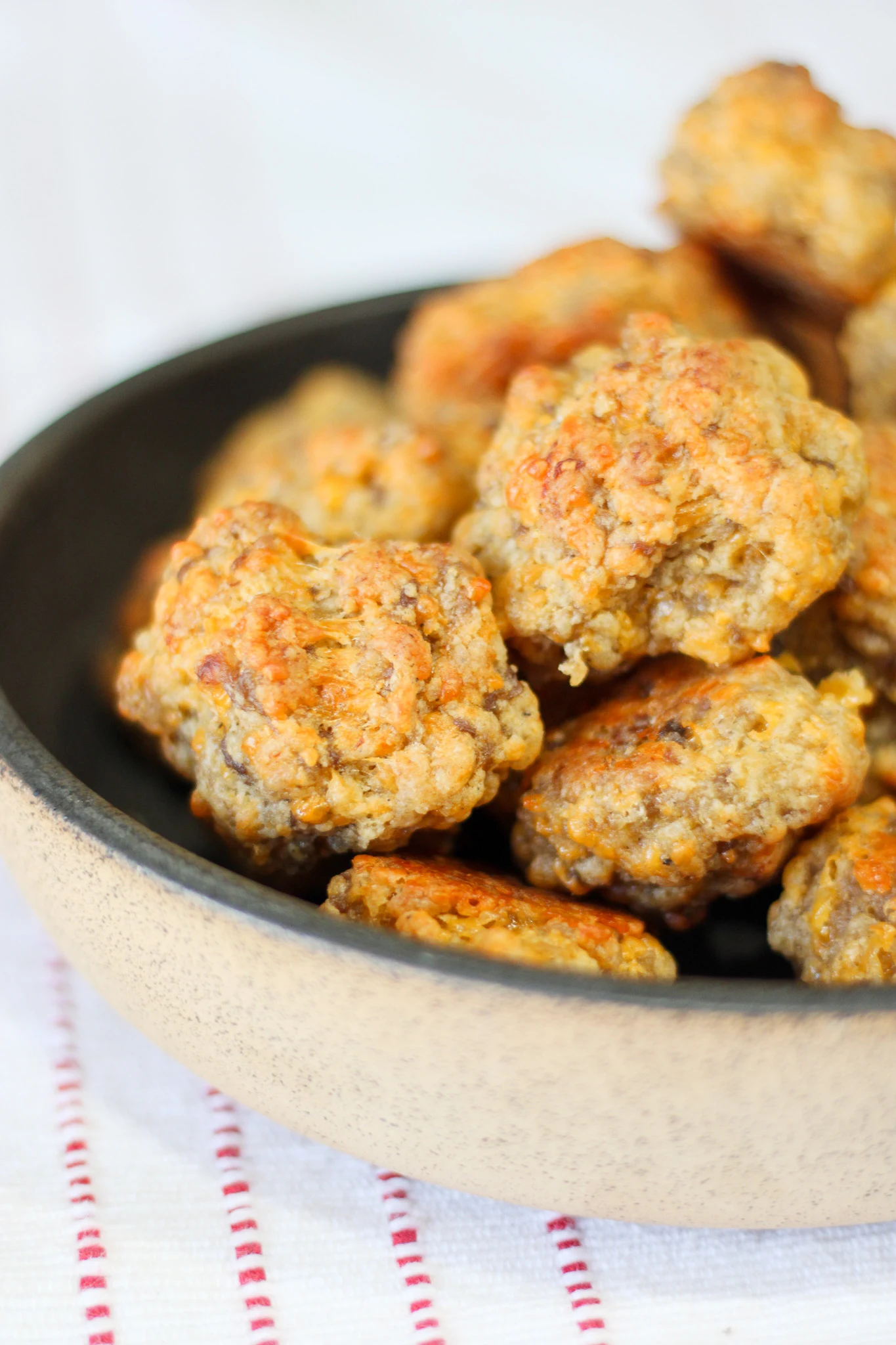 pioneer woman sausage balls