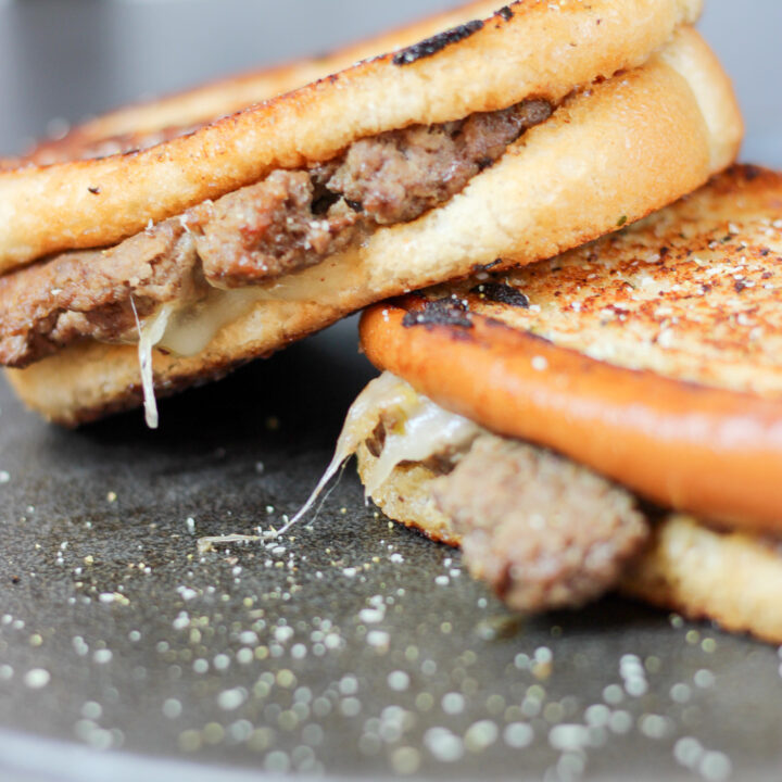 Blackstone Garlic Bread Smashburgers
