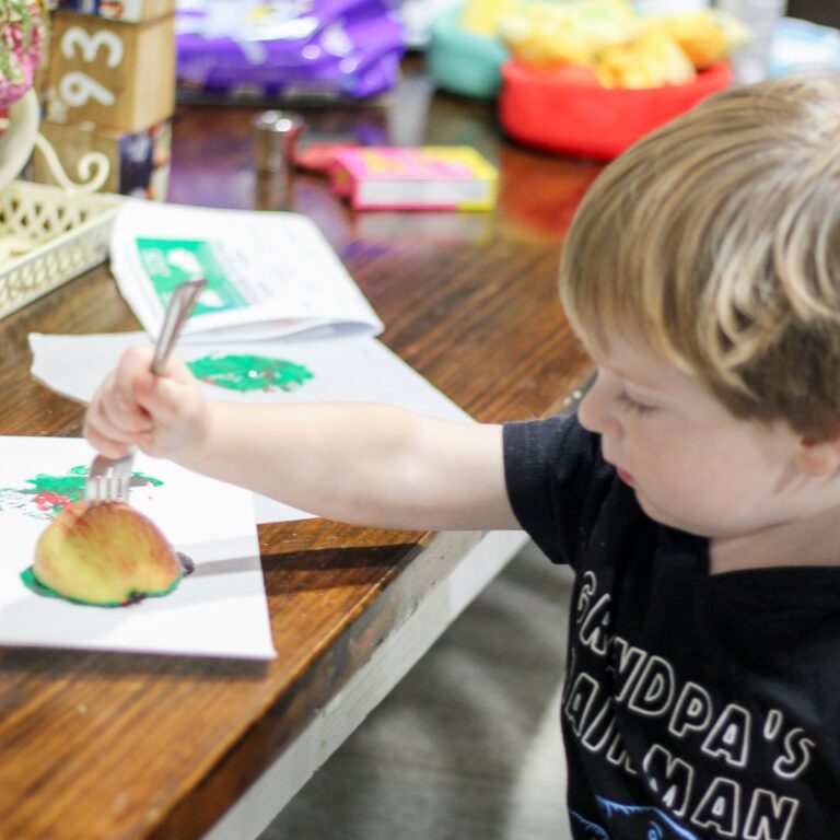 How to Do Apple Stamping with Your Toddler